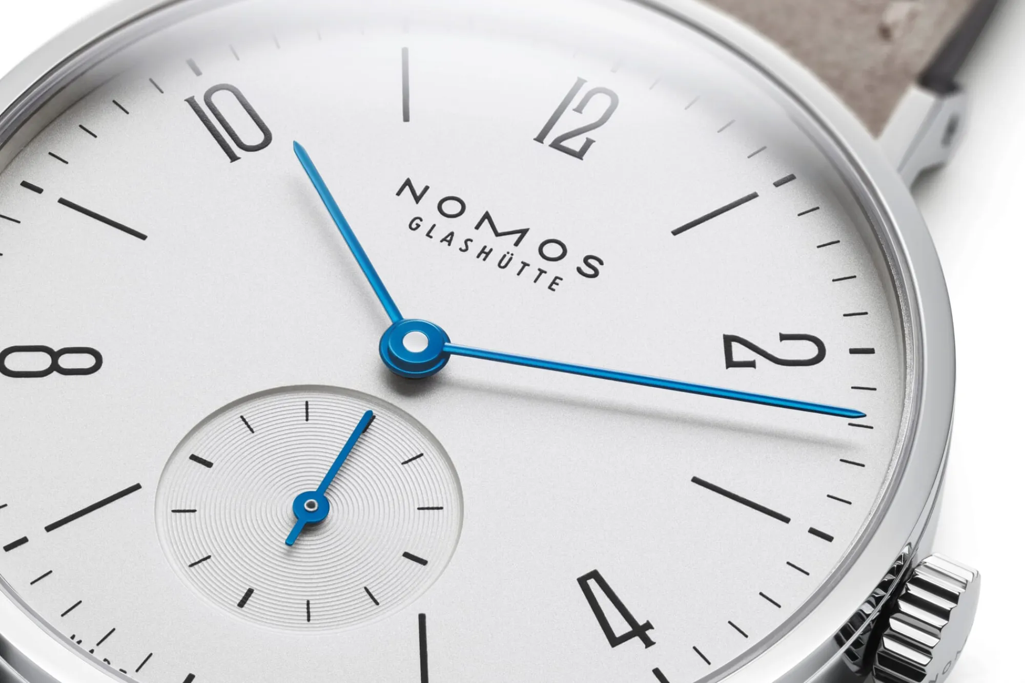 Armbanduhren * NOMOS Glashütte Armbanduhr Tangente Ø 33 mm Handaufzug