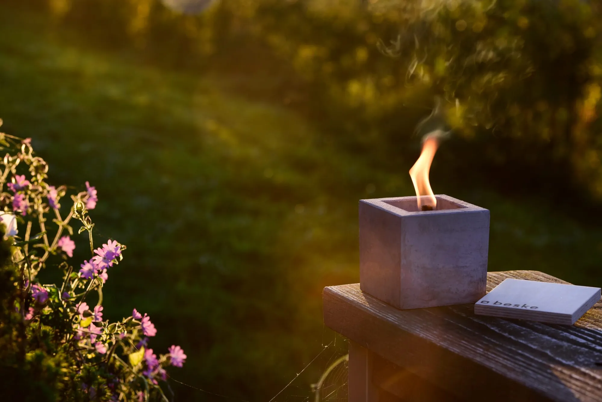Gartenfackeln * Beske-Manufaktur Betonfeuer Würfel