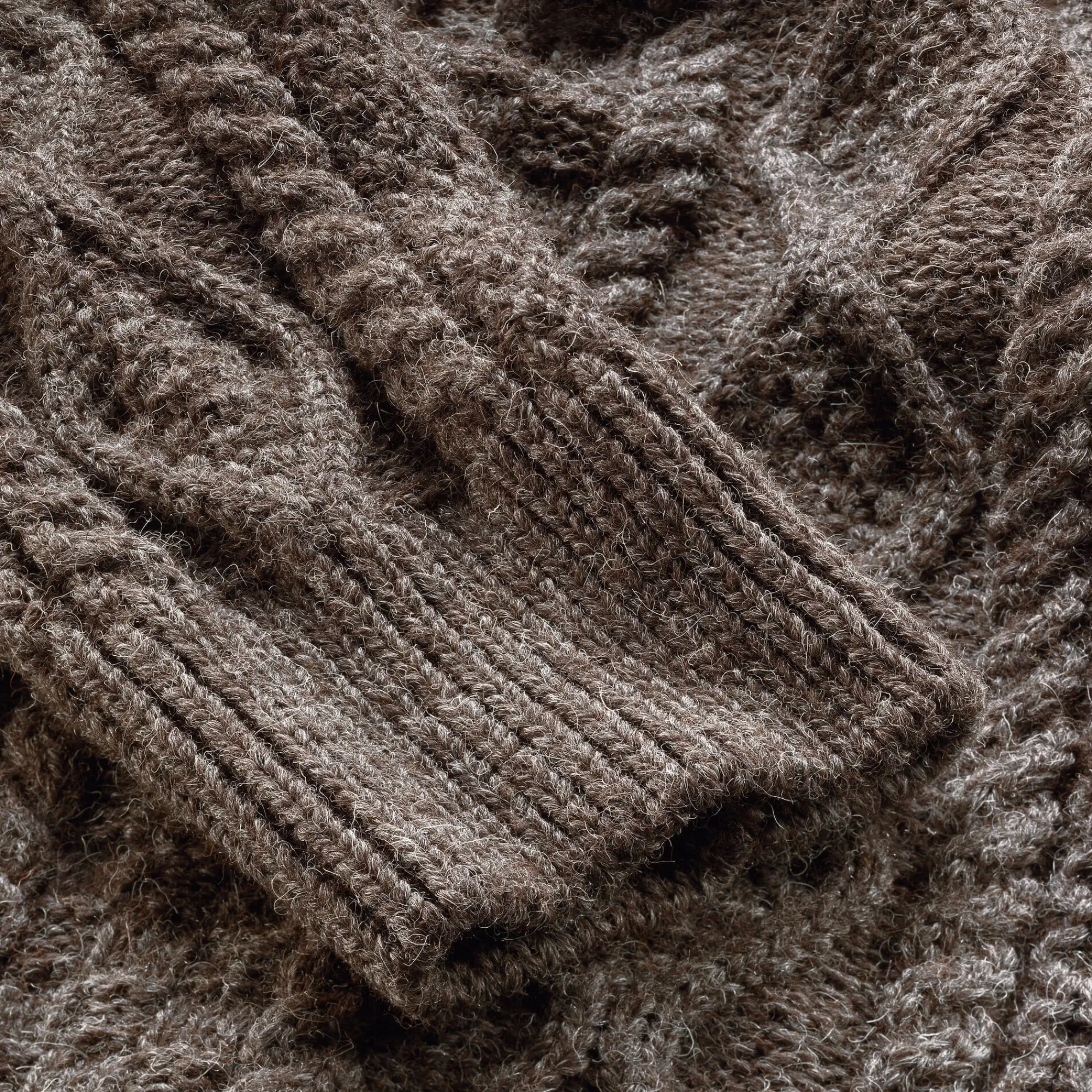 Pullover * Black Sheep Aran-Puover Braun
