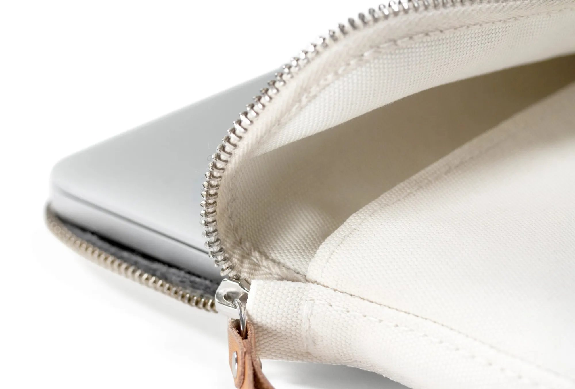 Notebook- & Aktentaschen * QWSTION Laptop Tasche Bananatex Weiß
