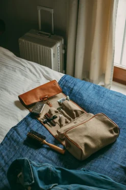Kulturbeutel|Kulturtaschen * Sonnenleder Hängekulturtasche Natur