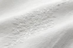 Tischwäsche * Charvet Editions Tischdecke Leinen Blätterranke Weiß